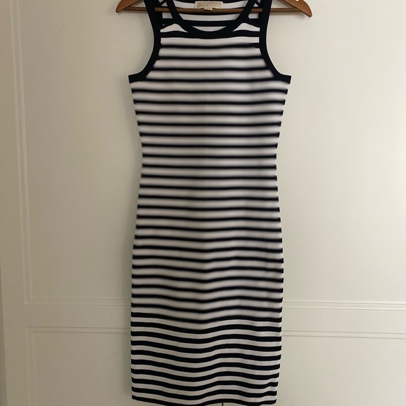 Mid length pencil dress - Picture 1 of 2